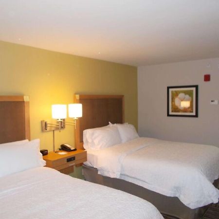 Hampton Inn Уэйнсборо Экстерьер фото