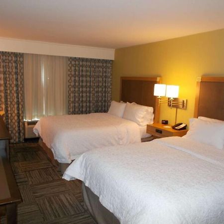 Hampton Inn Уэйнсборо Экстерьер фото