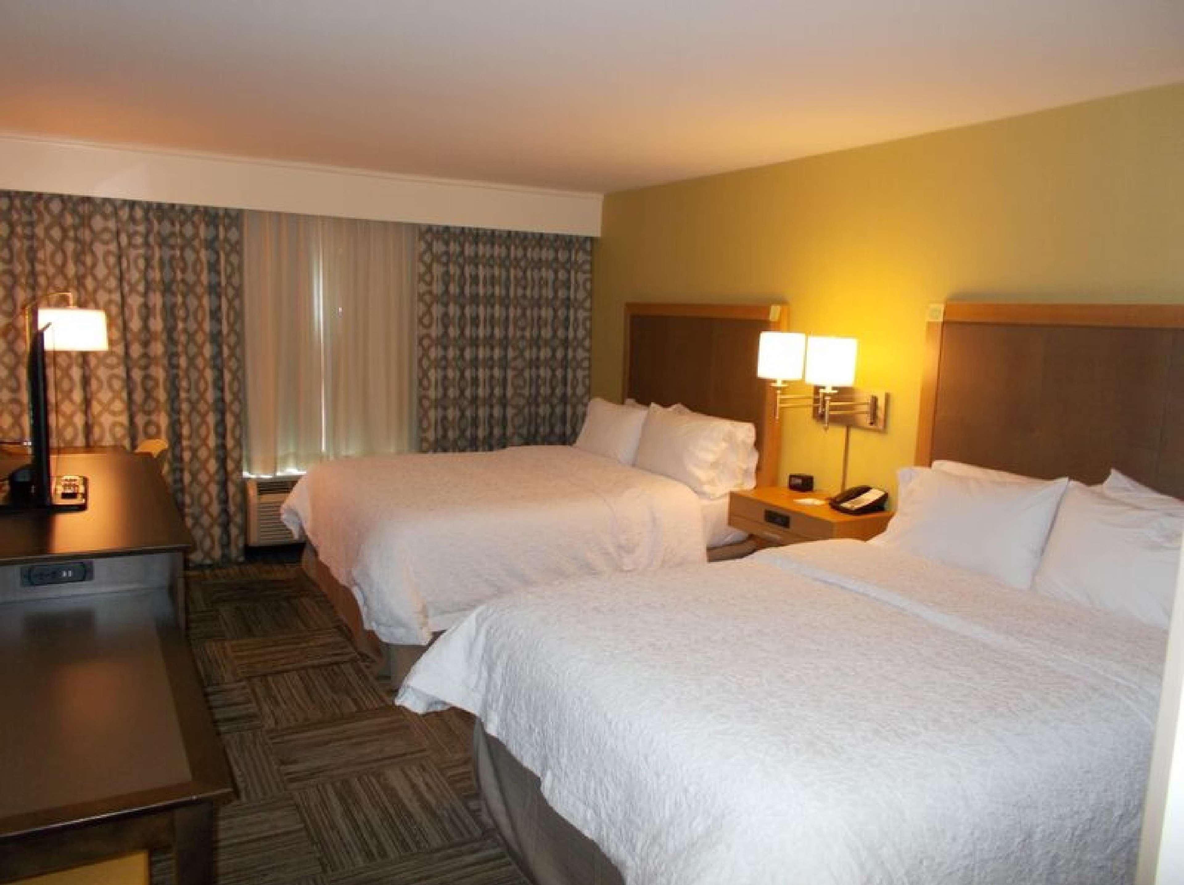 Hampton Inn Уэйнсборо Экстерьер фото